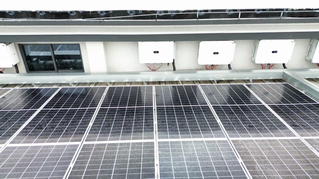 绿电赋能智造 | 江西德隆超纤 8MW 光伏项目点亮江西低碳新标杆(images 2)