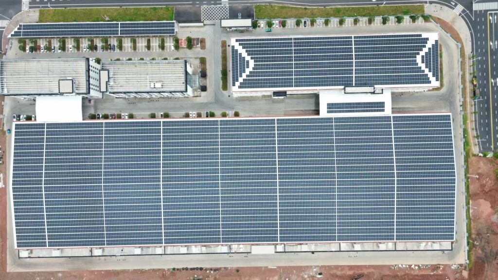 绿电赋能智造 | 江西德隆超纤 8MW 光伏项目点亮江...