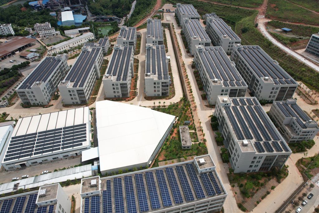 光储协同|云南新平轻工产业园5.564MW光储项目,打造滇中新建园区绿电示范样板(images 1)