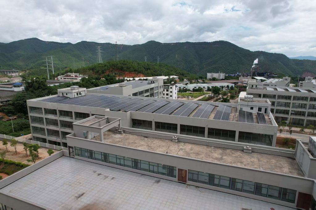 光储协同|云南新平轻工产业园5.564MW光储项目,打造滇中新建园区绿电示范样板(images 2)